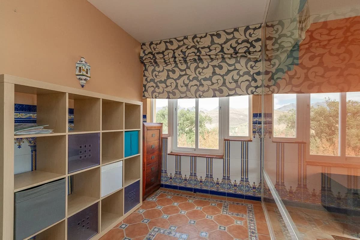 6 Bedroom Detached Villa for Sale in La Mairena, Málaga - Image 7