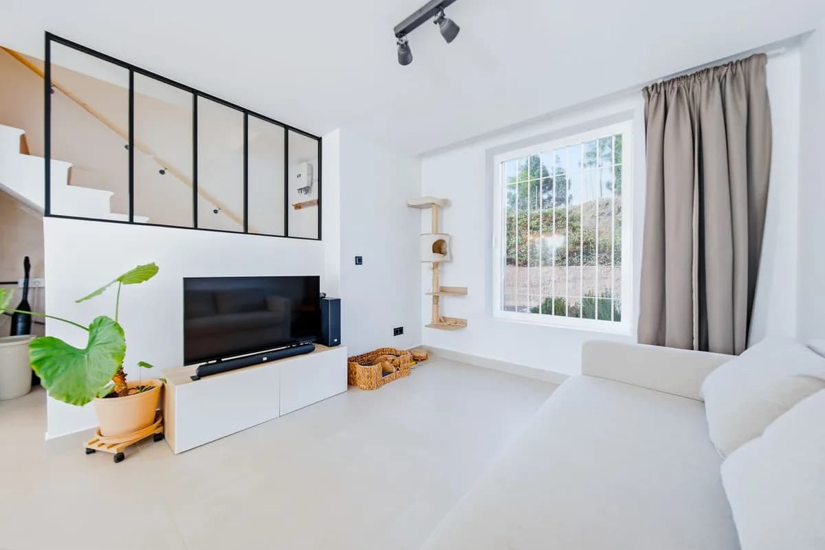 2 Bedroom Townhouse for Sale in El Chaparral, Málaga - Image 2