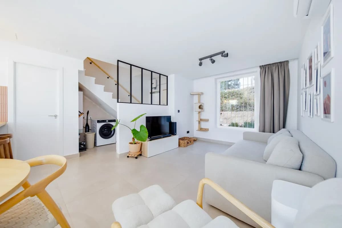 2 Bedroom Townhouse for Sale in El Chaparral, Málaga - Image 6