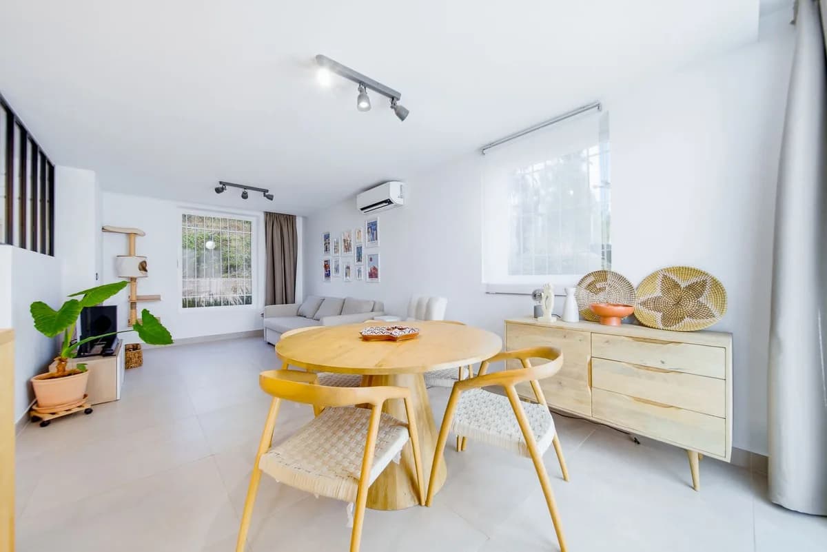 2 Bedroom Townhouse for Sale in El Chaparral, Málaga - Image 7
