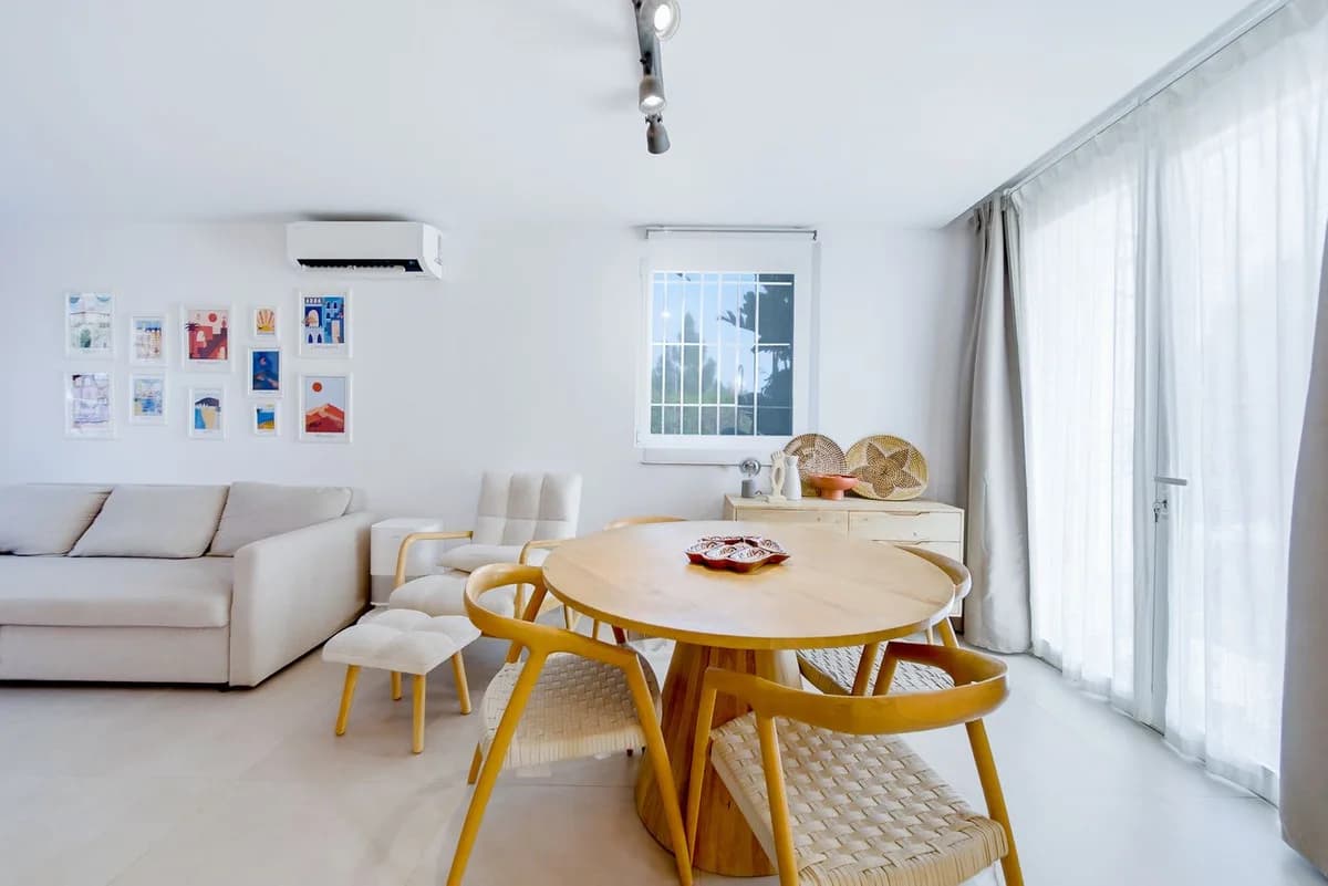 2 Bedroom Townhouse for Sale in El Chaparral, Málaga - Image 9