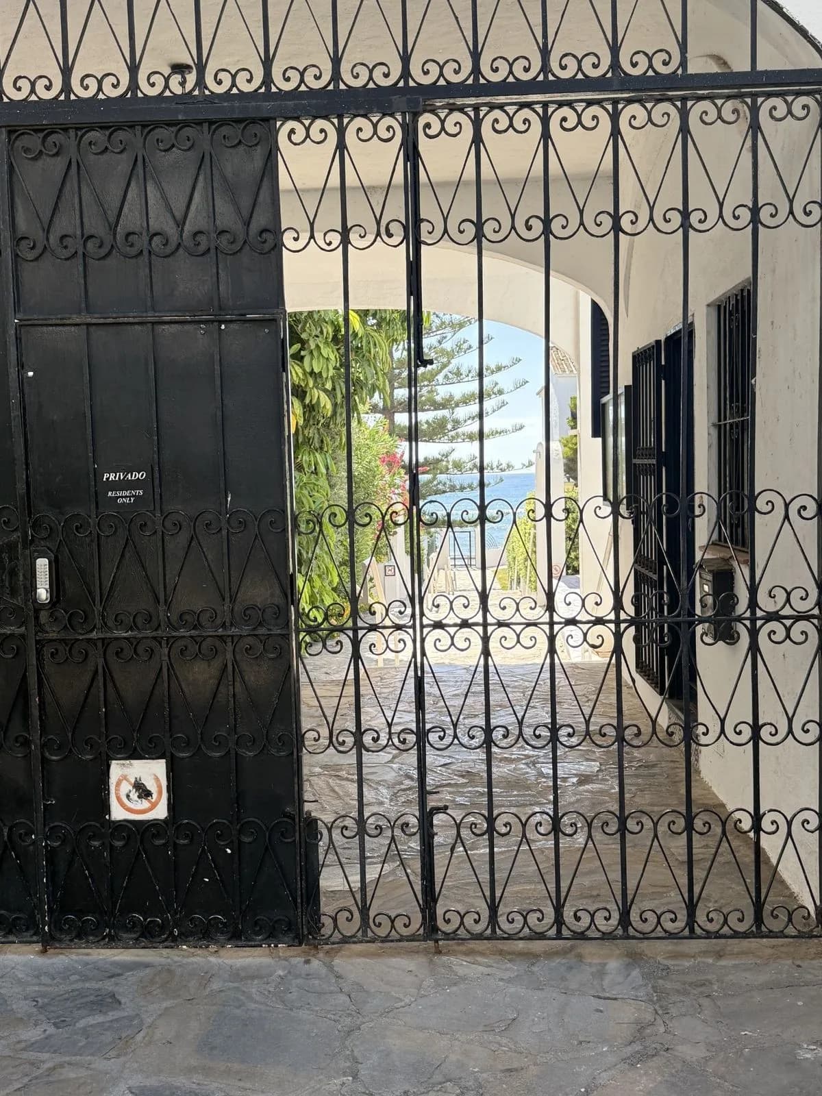 2 Bedroom Townhouse for Sale in Calahonda, Málaga - Image 3