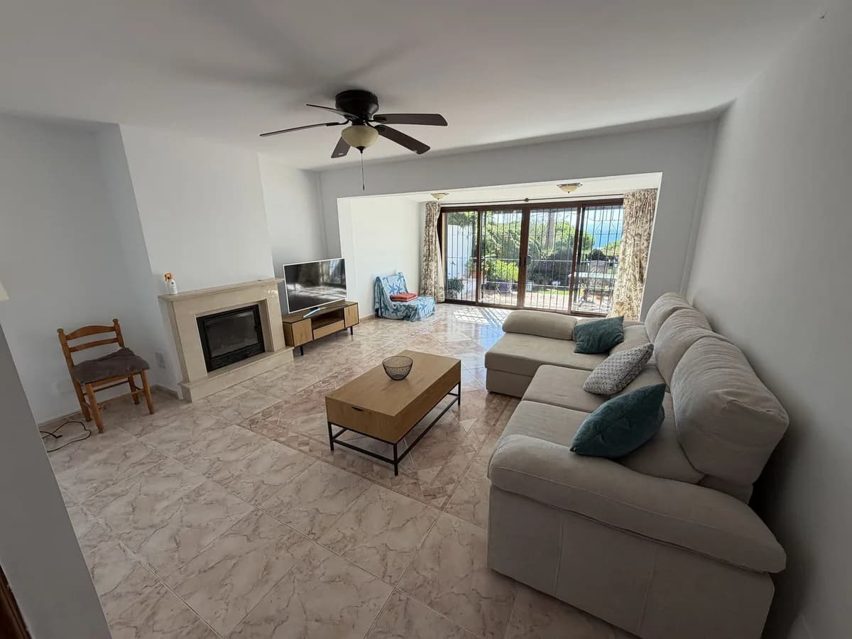 4 Bedroom Townhouse for Sale in Estepona, Málaga - Image 5