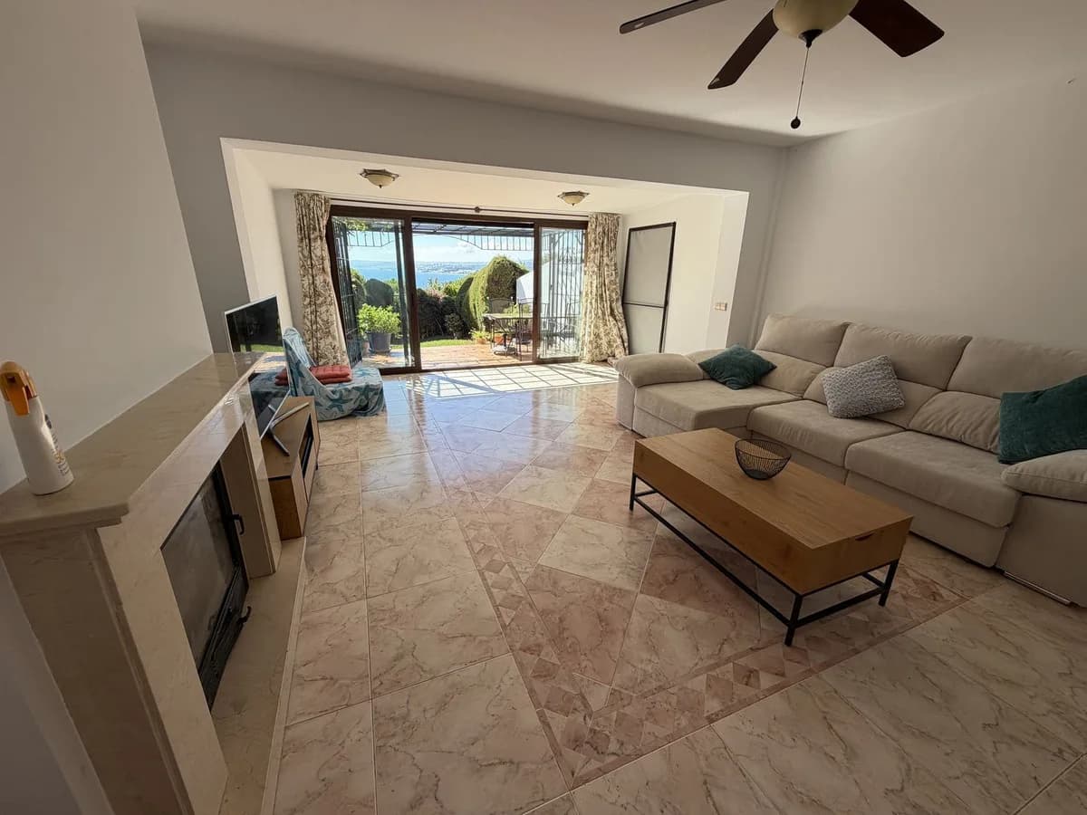 4 Bedroom Townhouse for Sale in Estepona, Málaga - Image 6