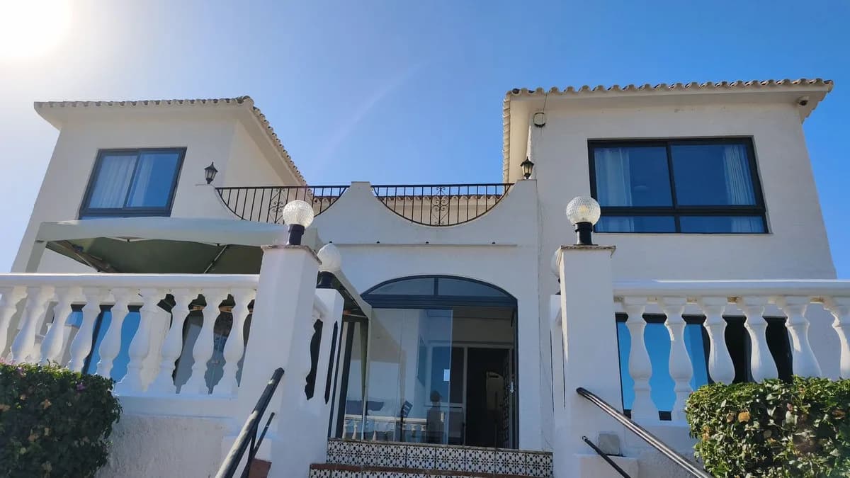 6 Bedroom Detached Villa for Sale in Mijas Costa, Málaga - Image 2