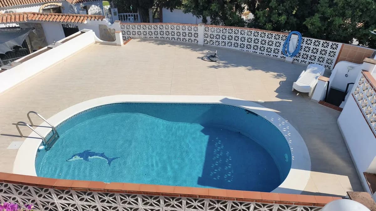 6 Bedroom Detached Villa for Sale in Mijas Costa, Málaga - Image 4