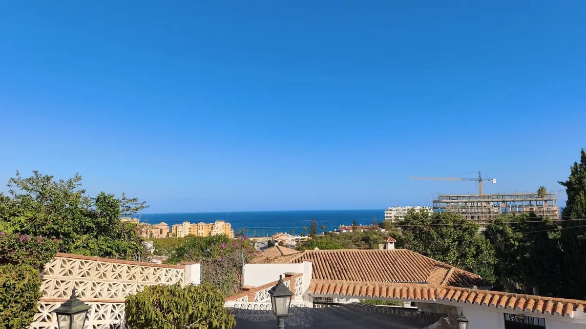 6 Bedroom Detached Villa for Sale in Mijas Costa, Málaga - Image 7