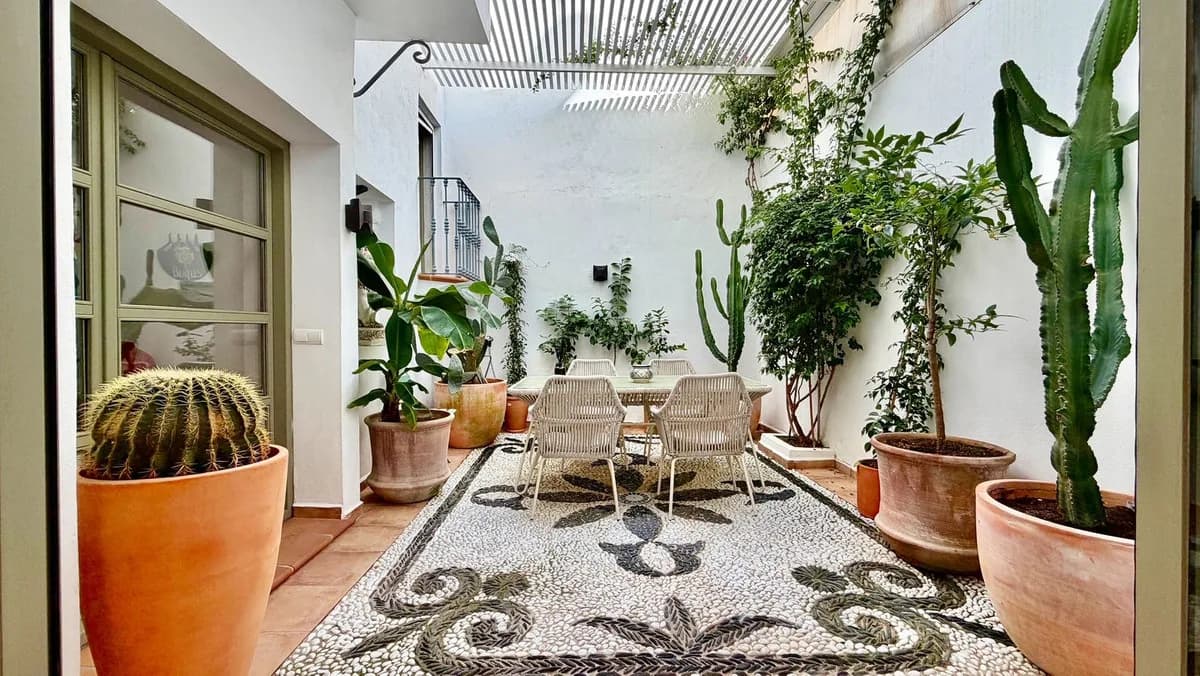 3 Bedroom Townhouse for Sale in Marbella, Málaga - Image 2