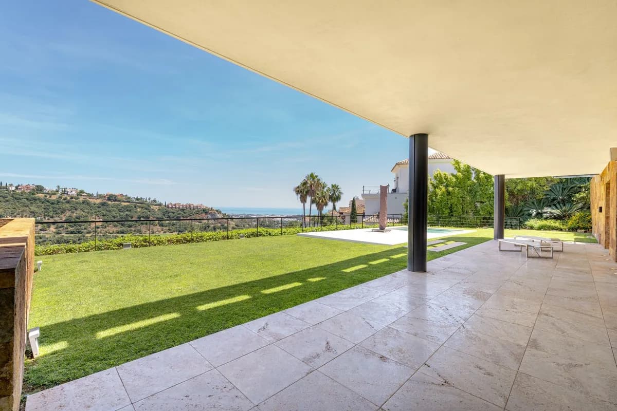 4 Bedroom Detached Villa for Sale in Los Arqueros, Málaga - Image 4