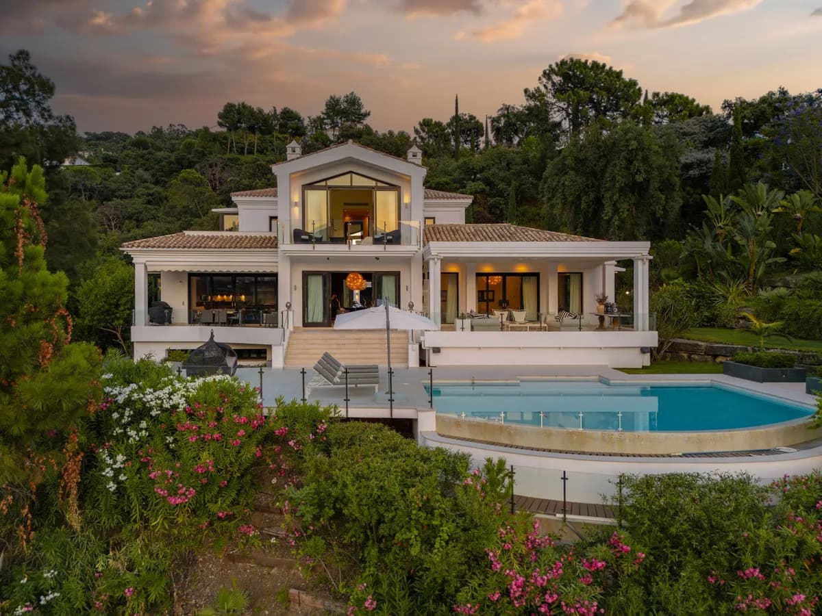 6 Bedroom Detached Villa for Sale in La Zagaleta, Málaga
