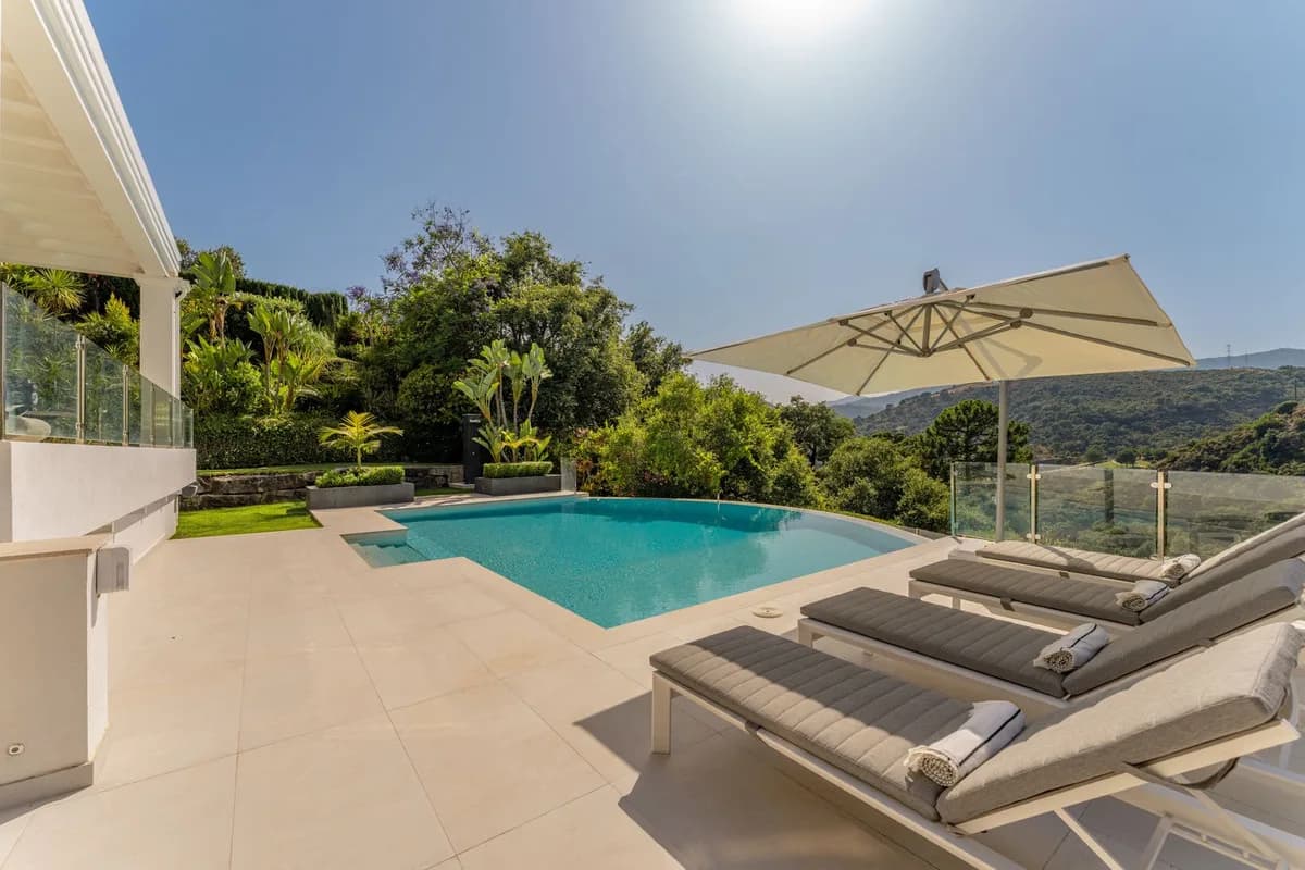 6 Bedroom Detached Villa for Sale in La Zagaleta, Málaga - Image 3