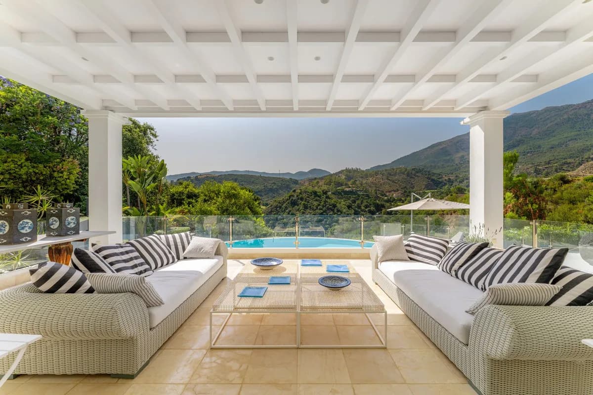 6 Bedroom Detached Villa for Sale in La Zagaleta, Málaga - Image 5
