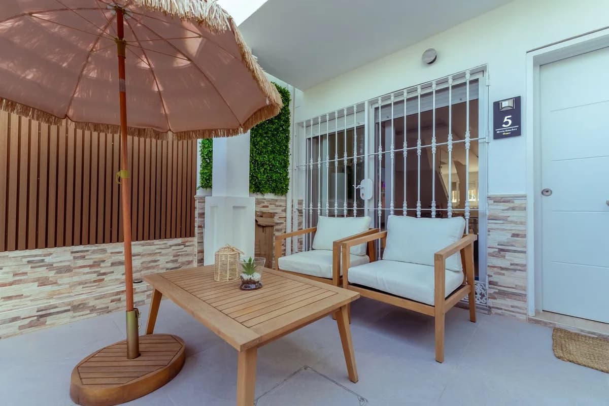 3 Bedroom Townhouse for Sale in El Coto, Málaga - Image 2