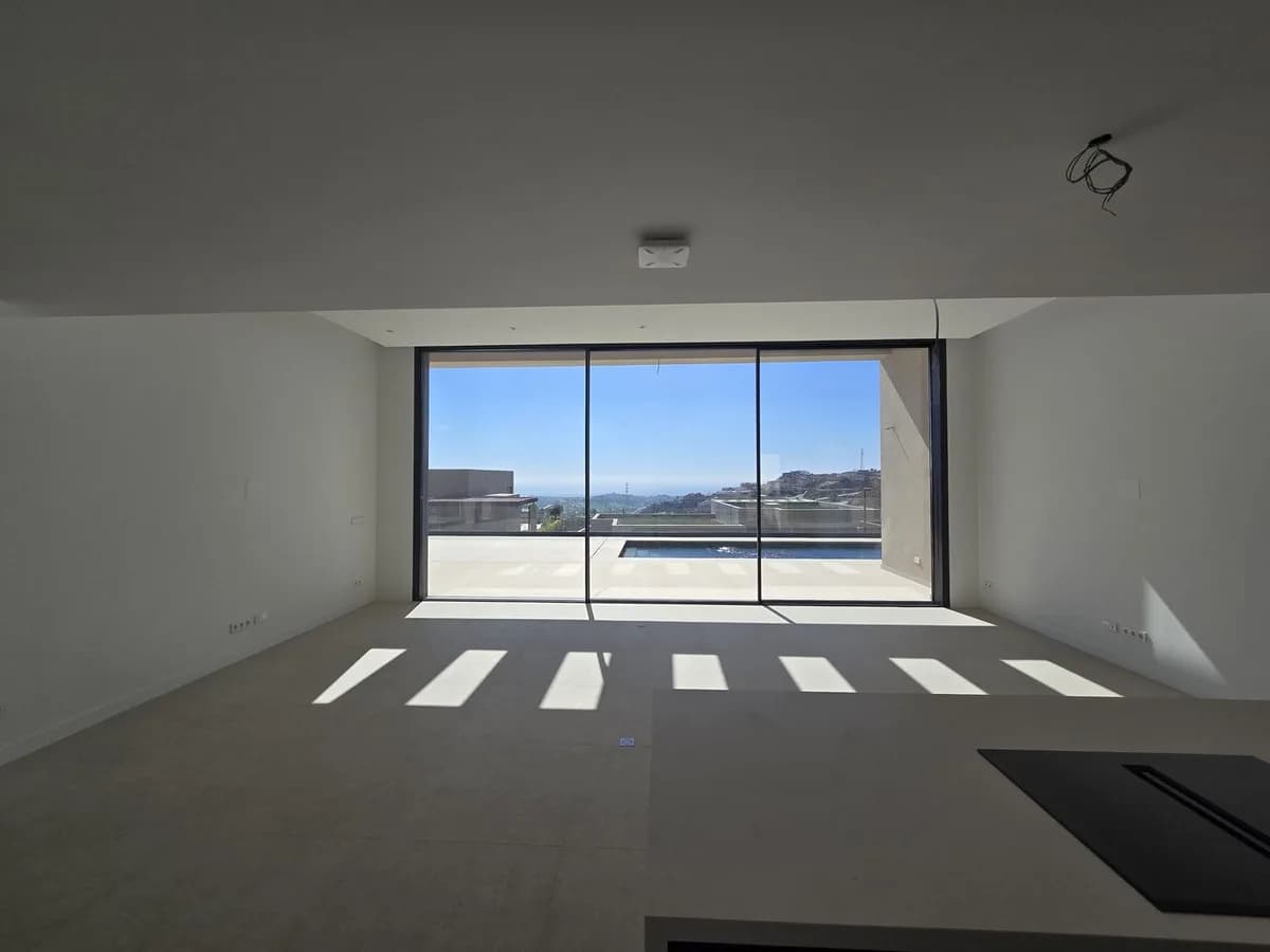 5 Bedroom Detached Villa for Sale in Benahavís, Málaga - Image 4