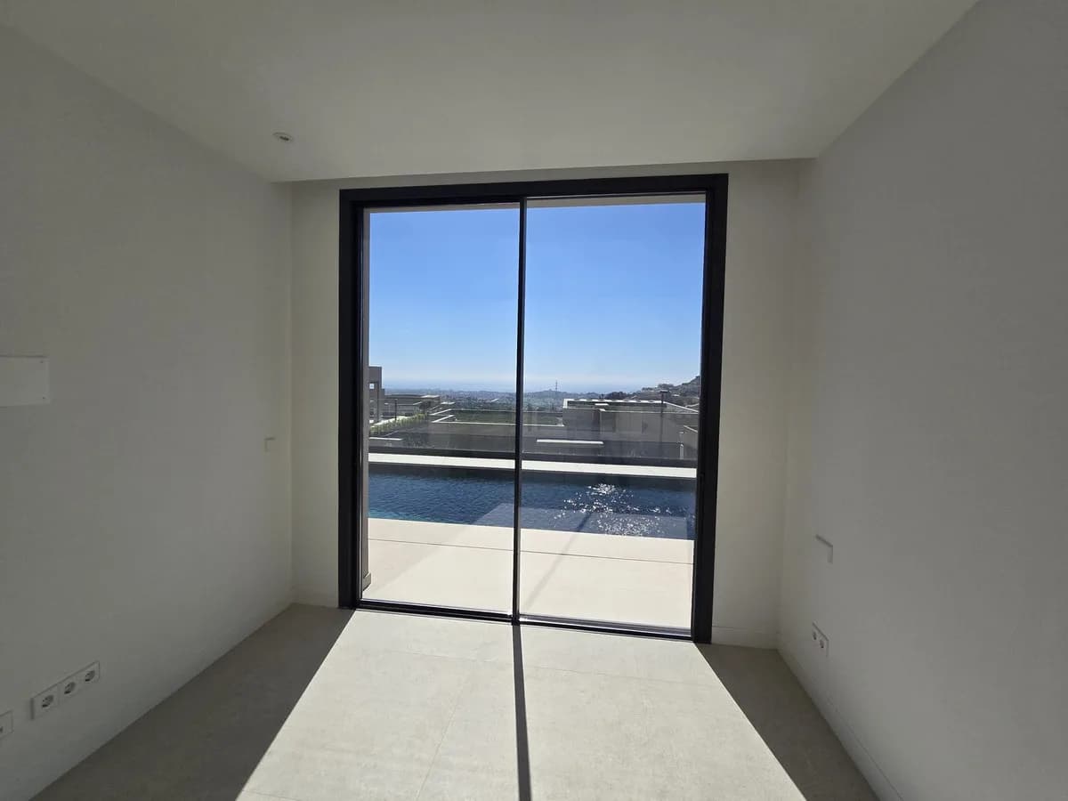 5 Bedroom Detached Villa for Sale in Benahavís, Málaga - Image 9