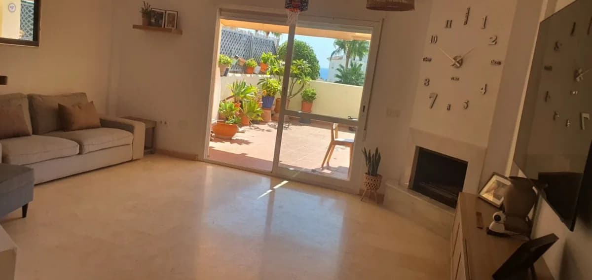 4 Bedroom Townhouse for Sale in Calahonda, Málaga - Image 2