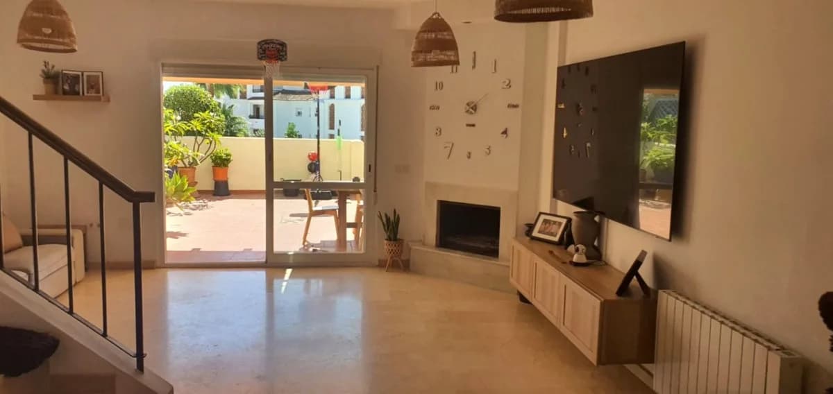 4 Bedroom Townhouse for Sale in Calahonda, Málaga - Image 3