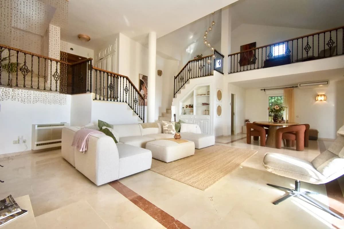 3 Bedroom Detached Villa for Sale in La Duquesa, Málaga - Image 7