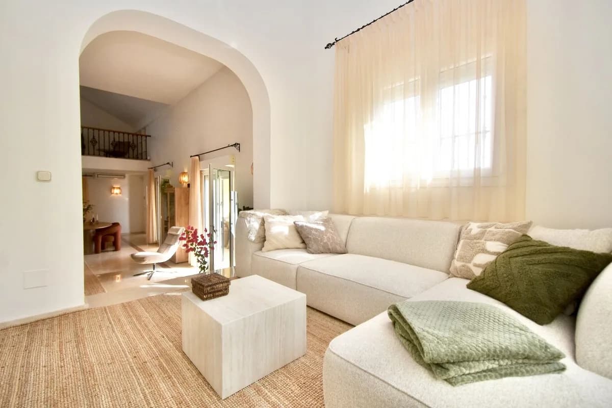 3 Bedroom Detached Villa for Sale in La Duquesa, Málaga - Image 9