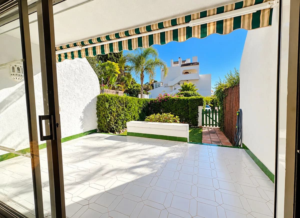 3 Bedroom Townhouse for Sale in Marbella, Málaga - Image 4