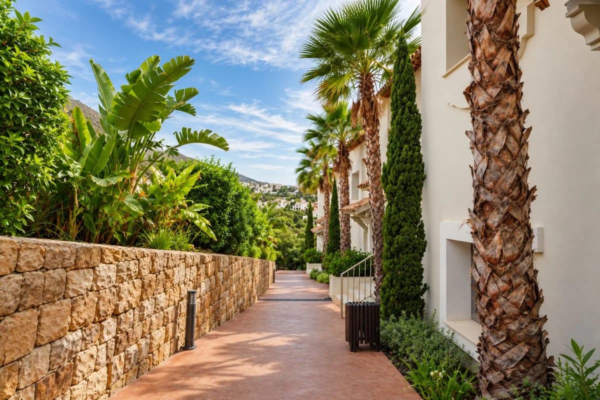 3 Bedroom Townhouse for Sale in Estepona, Málaga - Image 7
