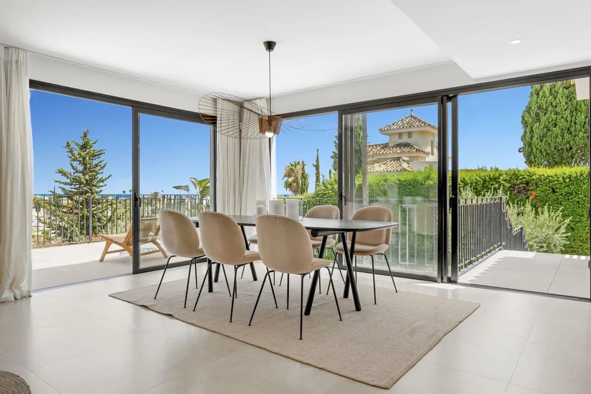 4 Bedroom Detached Villa for Sale in Nueva Andalucía, Málaga - Image 6