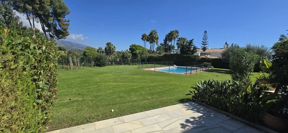 3 Bedroom Townhouse for Sale in Nueva Andalucía, Málaga - Image 4