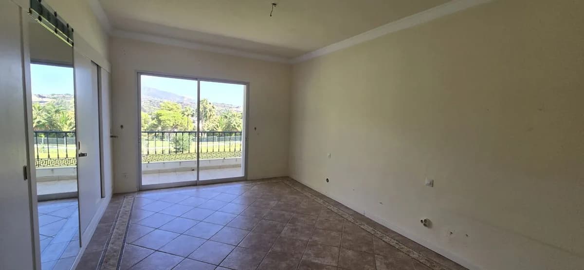 3 Bedroom Townhouse for Sale in Nueva Andalucía, Málaga - Image 8
