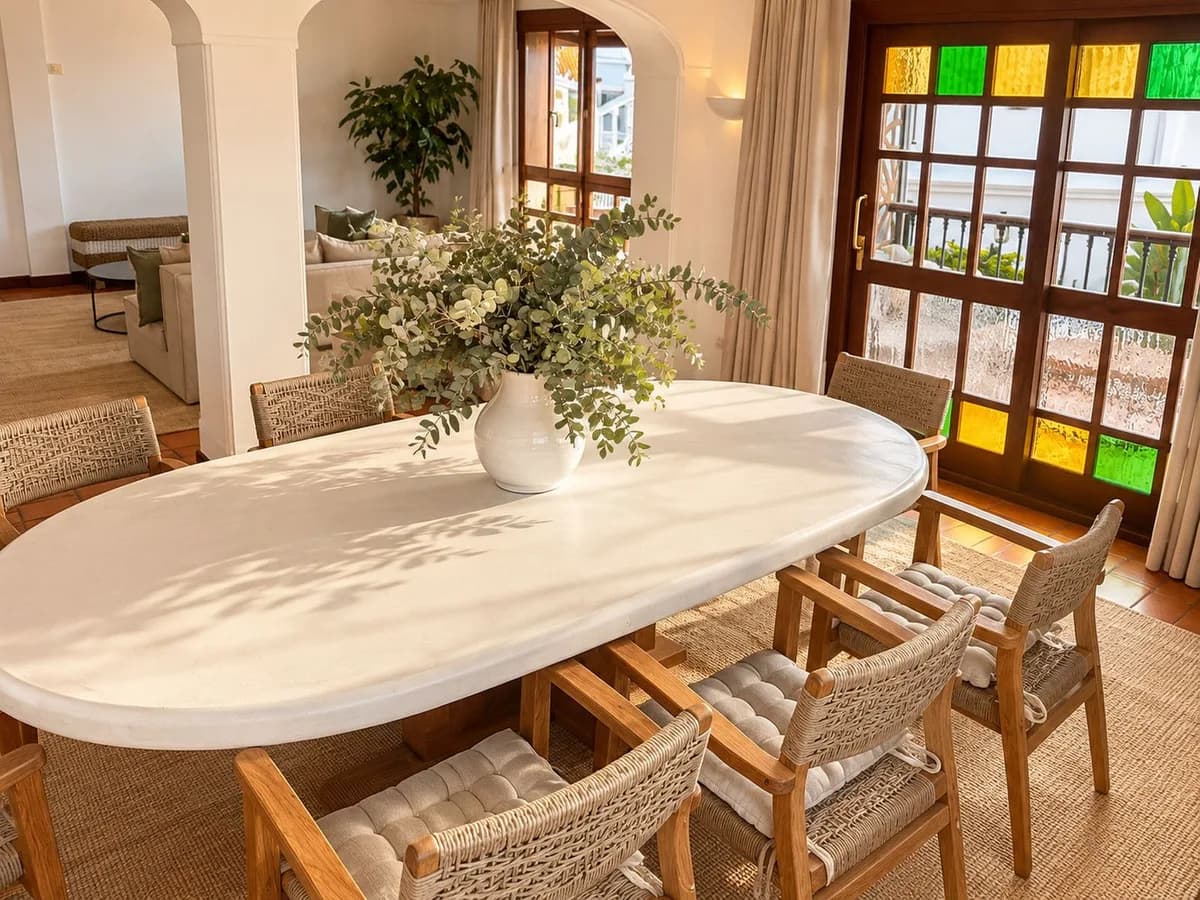 4 Bedroom Semi-Detached House for Sale in Aloha, Málaga - Image 5
