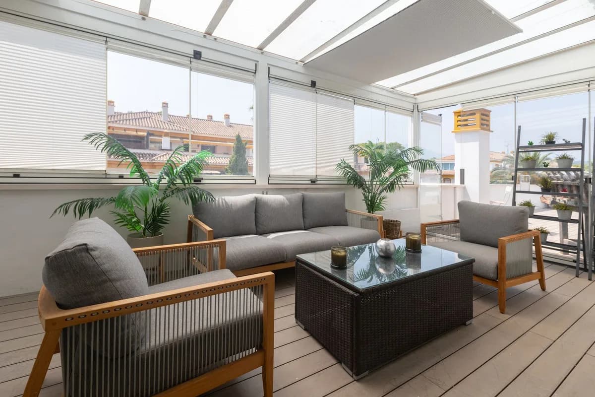 3 Bedroom Penthouse for Sale in Marbella, Málaga - Image 4
