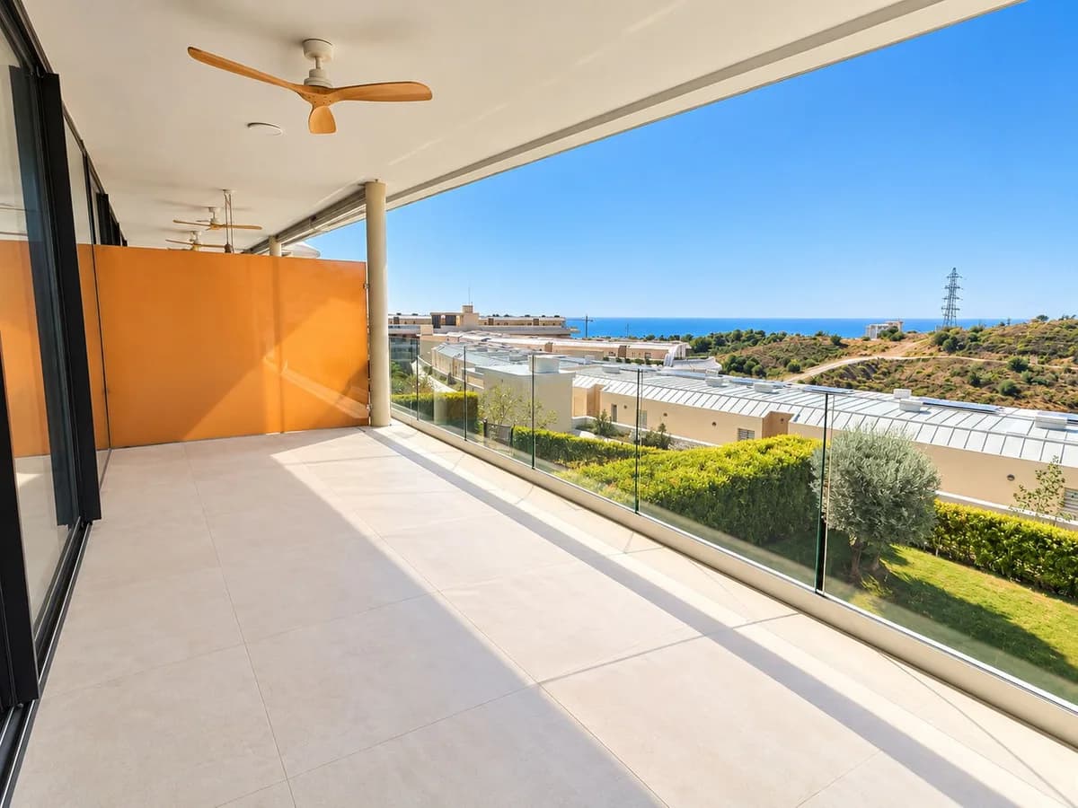 3 Bedroom Middle Floor Apartment for Sale in Fuengirola, Málaga
