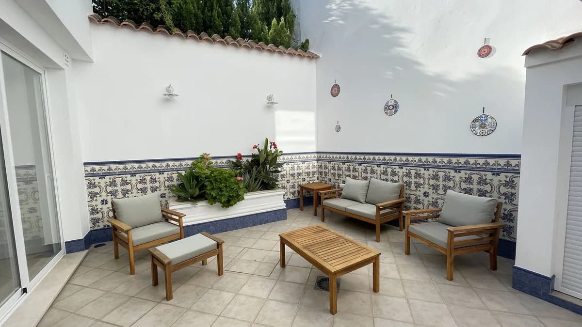 5 Bedroom Townhouse for Sale in Alhaurín el Grande, Málaga - Image 4
