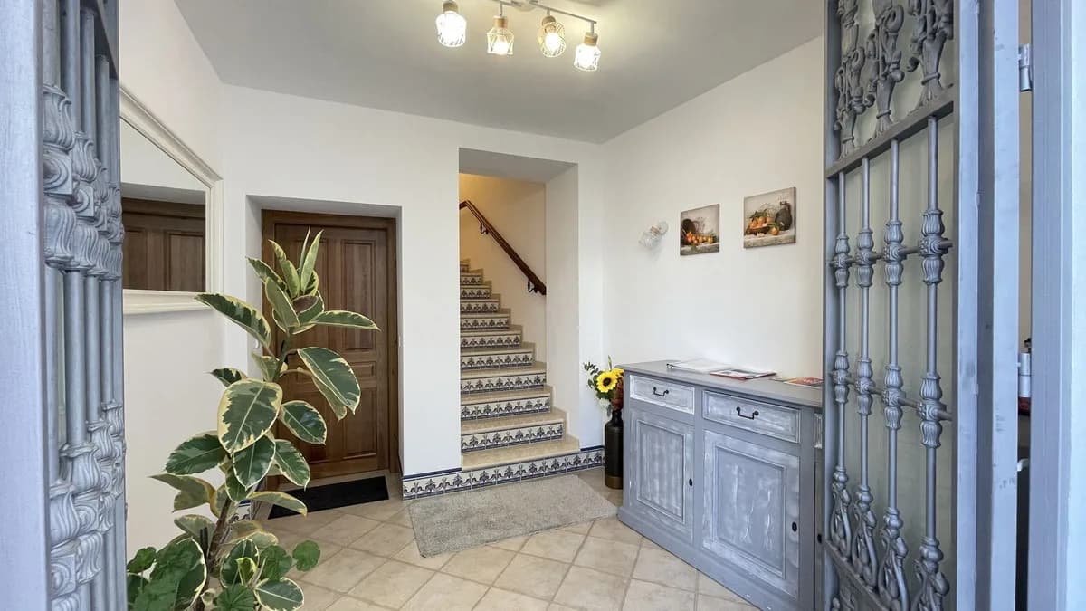 5 Bedroom Townhouse for Sale in Alhaurín el Grande, Málaga - Image 5