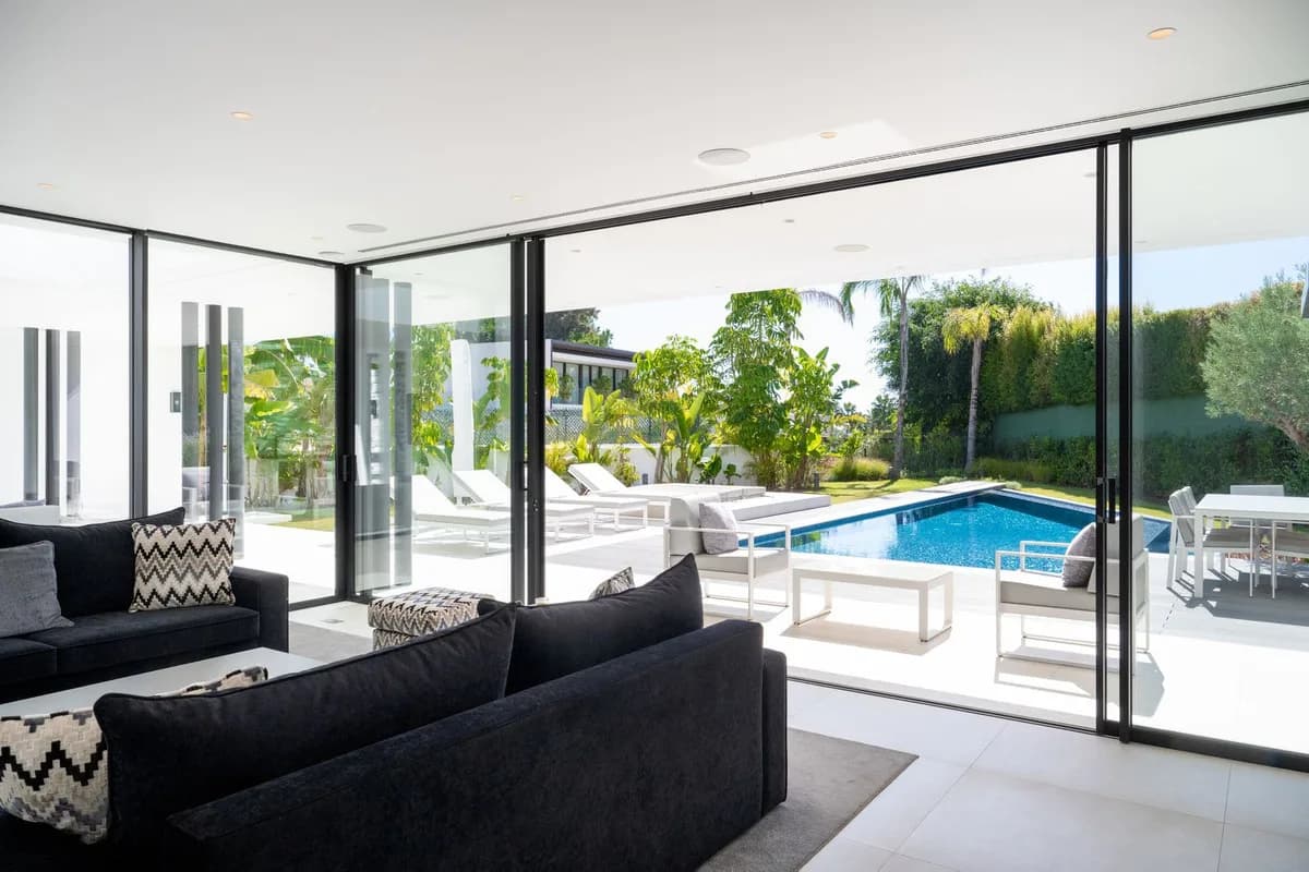 5 Bedroom Detached Villa for Sale in Marbella, Málaga - Image 4