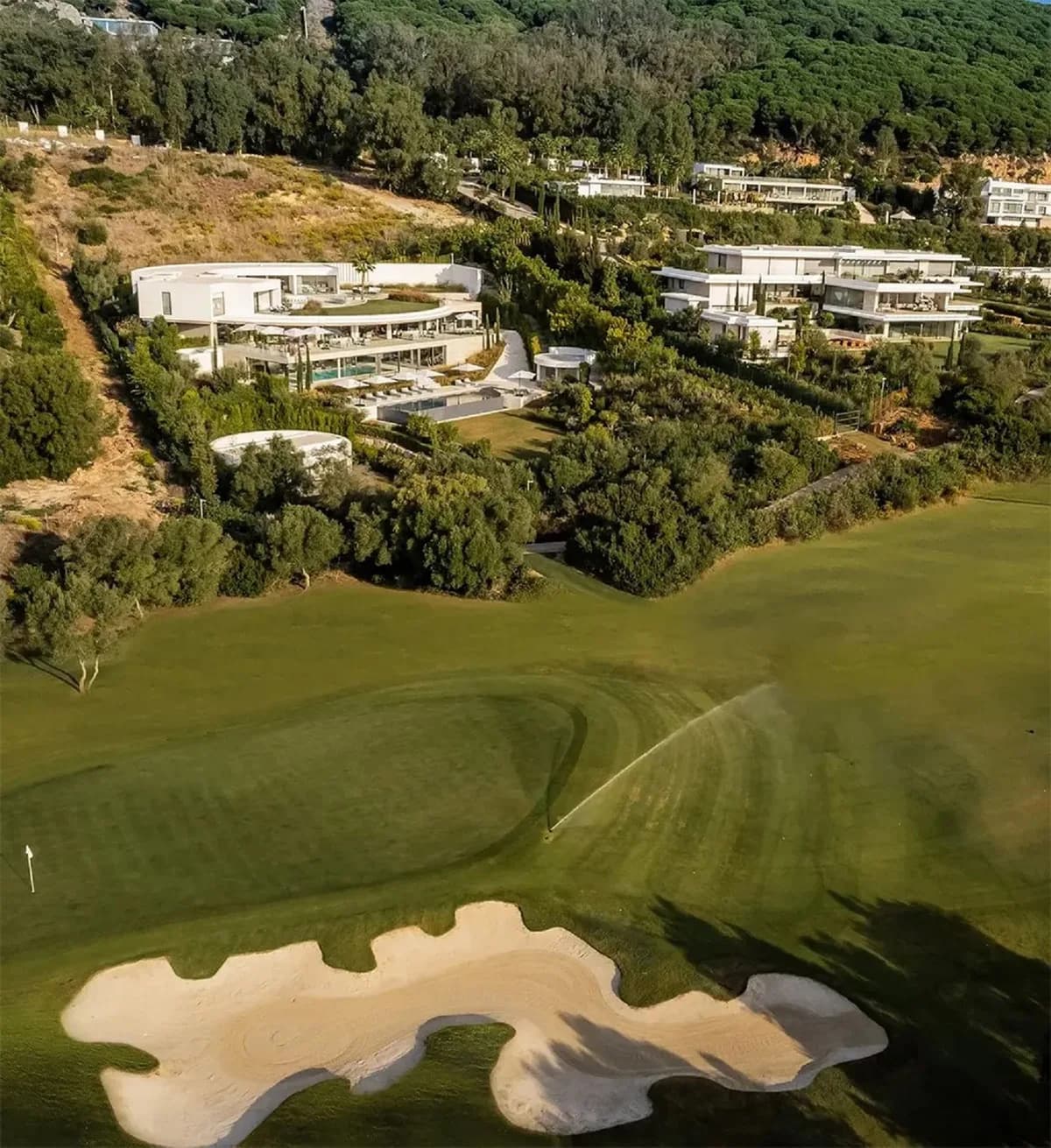 8 Bedroom Detached Villa for Sale in Sotogrande, Cádiz - Image 3