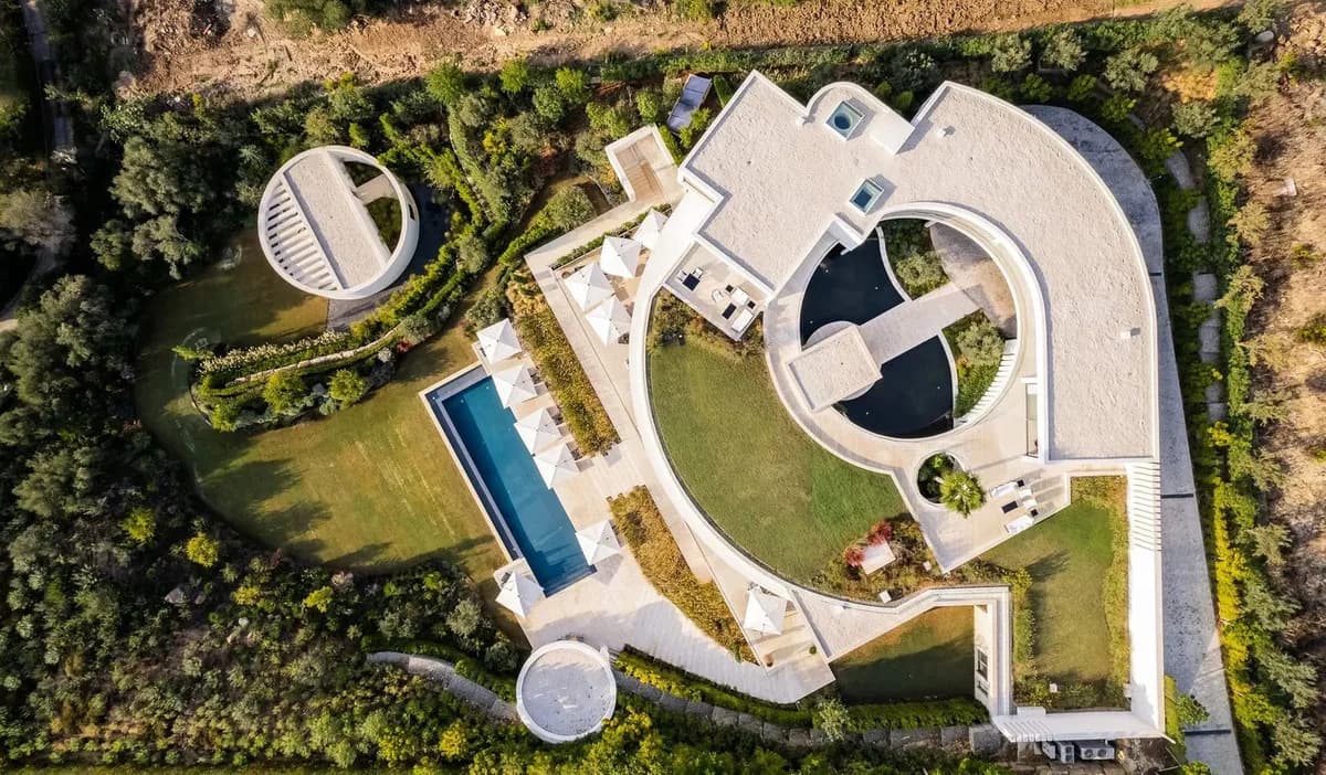 8 Bedroom Detached Villa for Sale in Sotogrande, Cádiz - Image 6