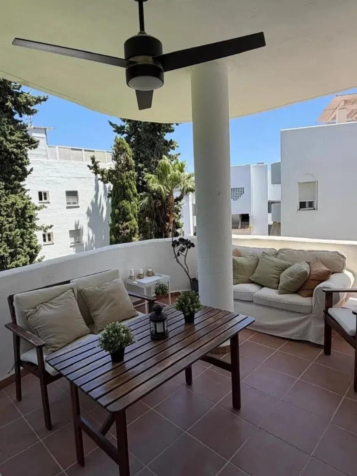3 Bedroom Middle Floor Apartment for Sale in The Golden Mile, Málaga - Image 6