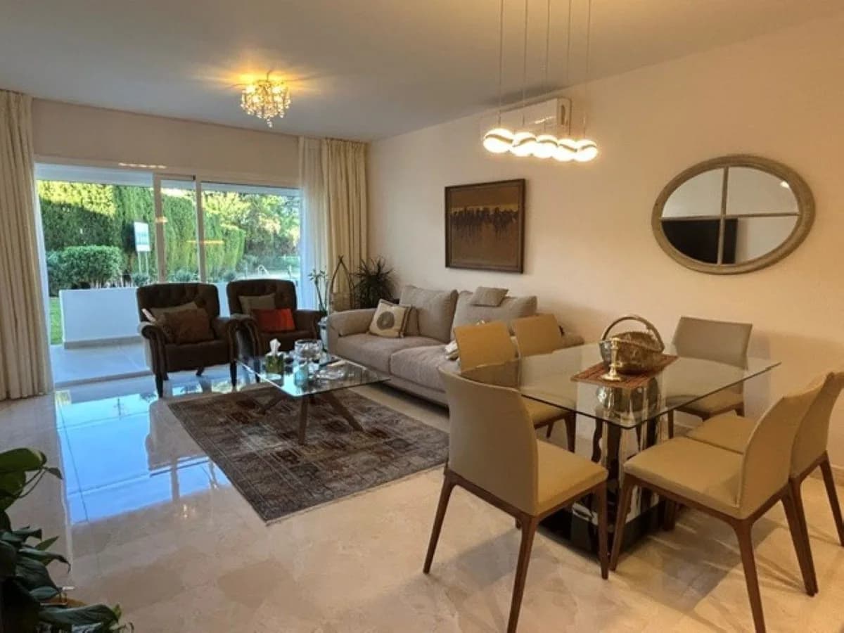 2 Bedroom Ground Floor Apartment for Sale in Atalaya, Málaga