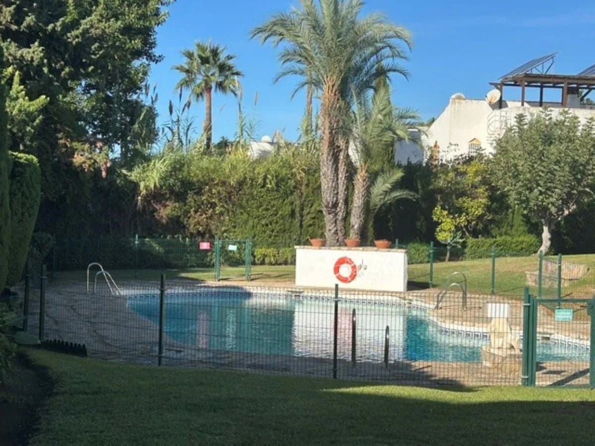 2 Bedroom Ground Floor Apartment for Sale in Atalaya, Málaga - Image 2