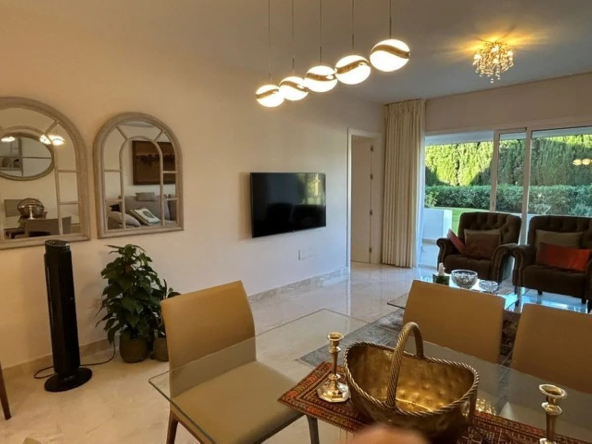 2 Bedroom Ground Floor Apartment for Sale in Atalaya, Málaga - Image 4