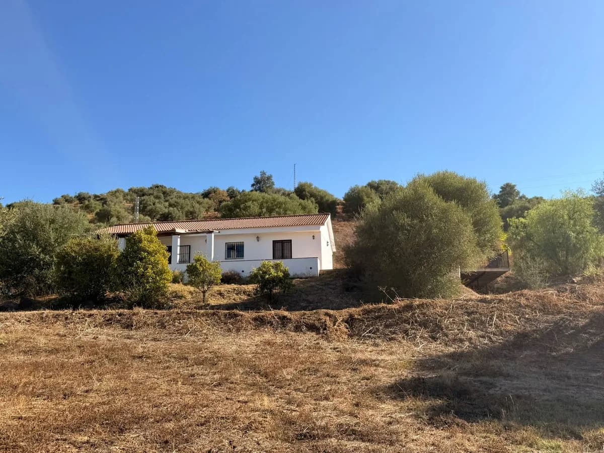 3 Bedroom Finca - Cortijo for Sale in Tolox, Málaga