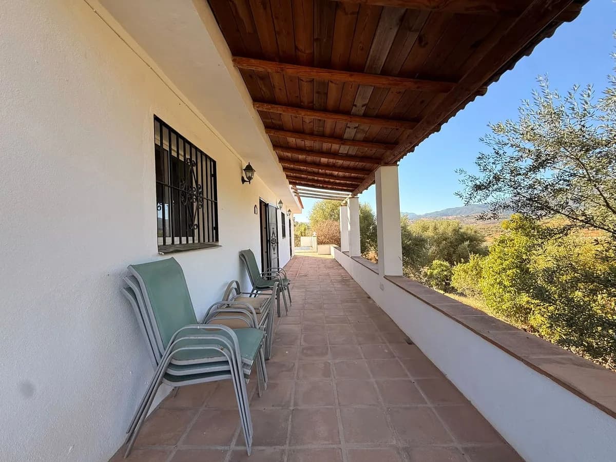 3 Bedroom Finca - Cortijo for Sale in Tolox, Málaga - Image 2