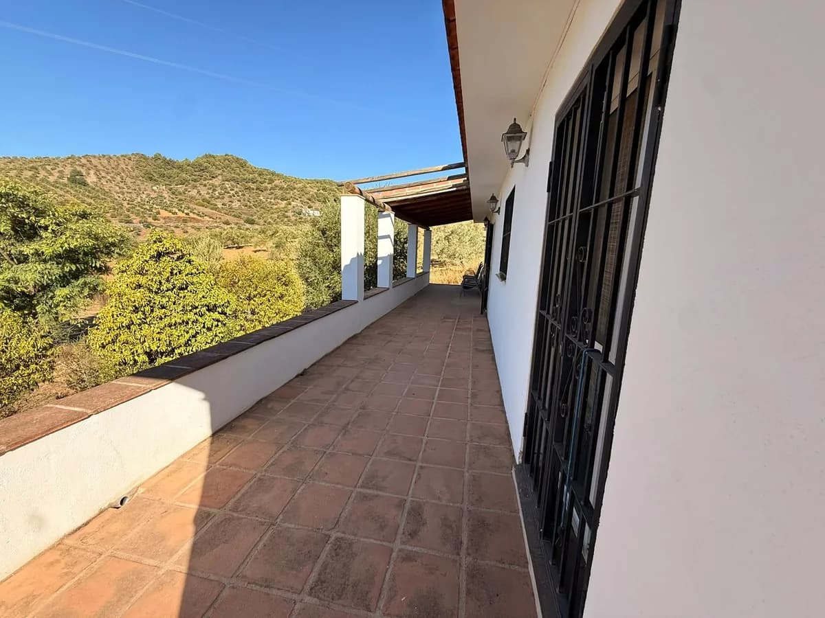 3 Bedroom Finca - Cortijo for Sale in Tolox, Málaga - Image 3