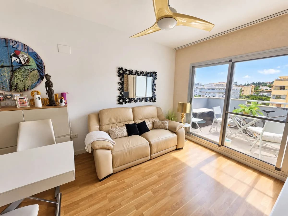 2 Bedroom Penthouse for Sale in Fuengirola, Málaga - Image 6