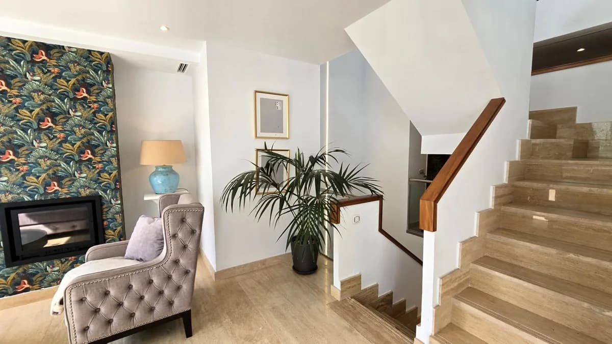3 Bedroom Duplex for Sale in Mijas Costa, Málaga - Image 6