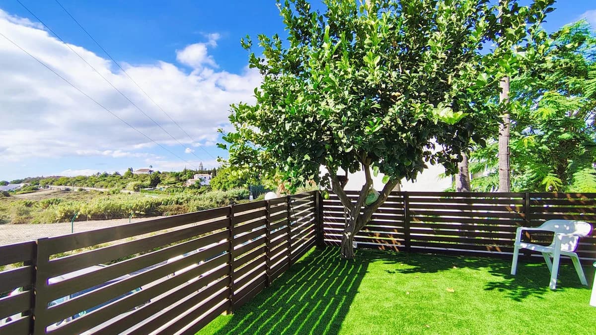 3 Bedroom Semi-Detached House for Sale in Estepona, Málaga