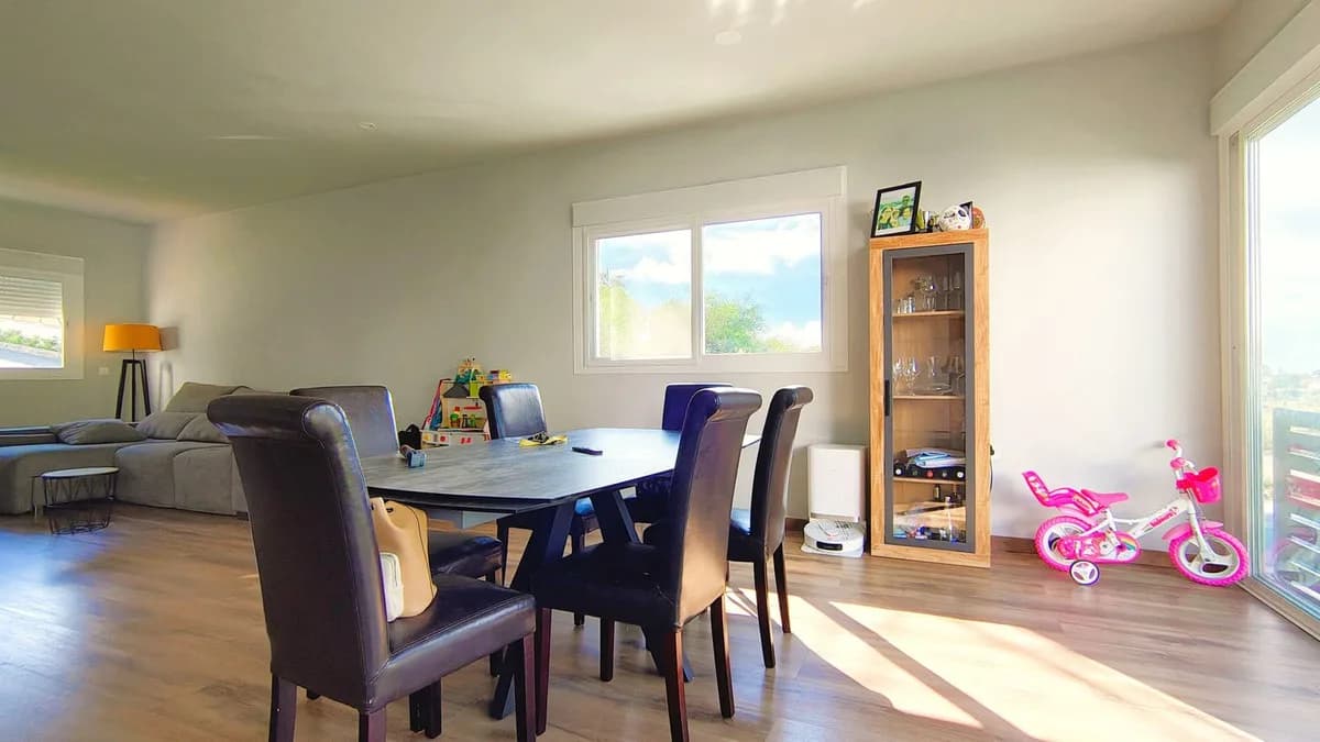 3 Bedroom Semi-Detached House for Sale in Estepona, Málaga - Image 4