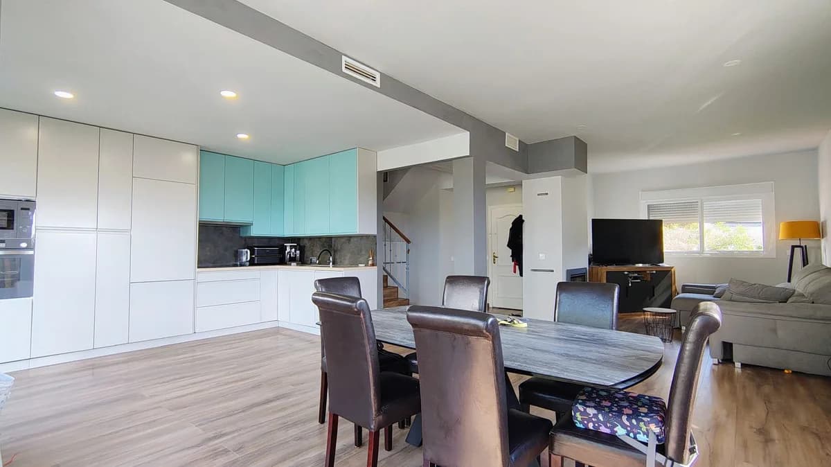 3 Bedroom Semi-Detached House for Sale in Estepona, Málaga - Image 6