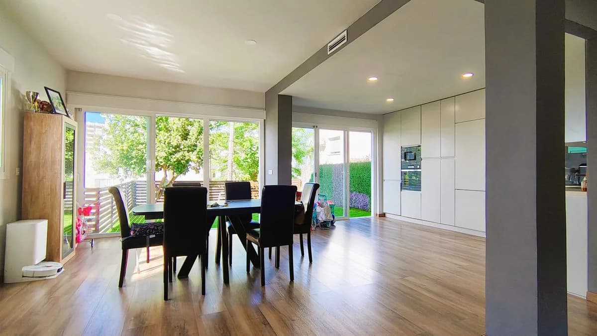 3 Bedroom Semi-Detached House for Sale in Estepona, Málaga - Image 9