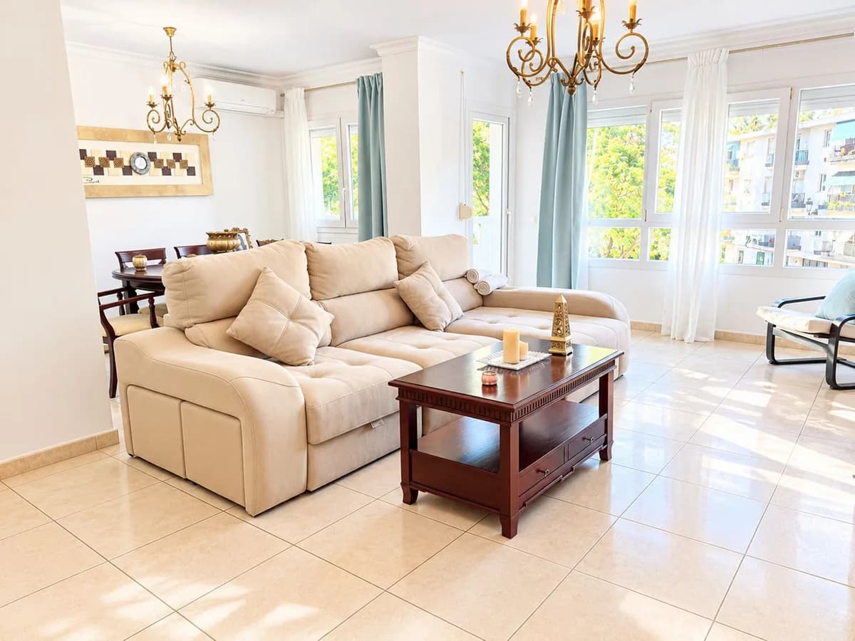 3 Bedroom Middle Floor Apartment for Sale in La Campana, Málaga